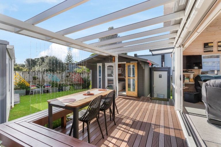 Photo of property in 5a Tuna Place, Whiritoa, Whangamata, 3691