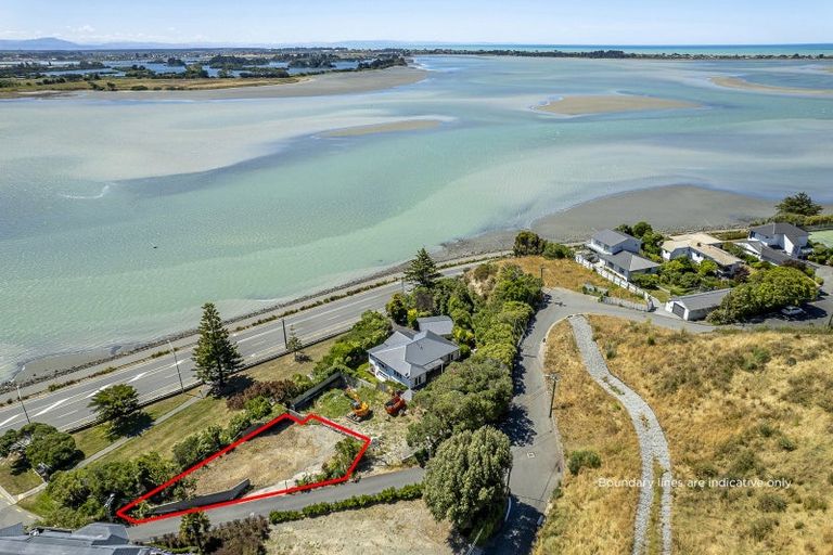 Photo of property in 1 The Brae, Mount Pleasant, Christchurch, 8081