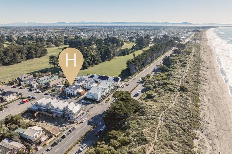 Photo of property in 6b Rawhiti Avenue, New Brighton, Christchurch, 8083