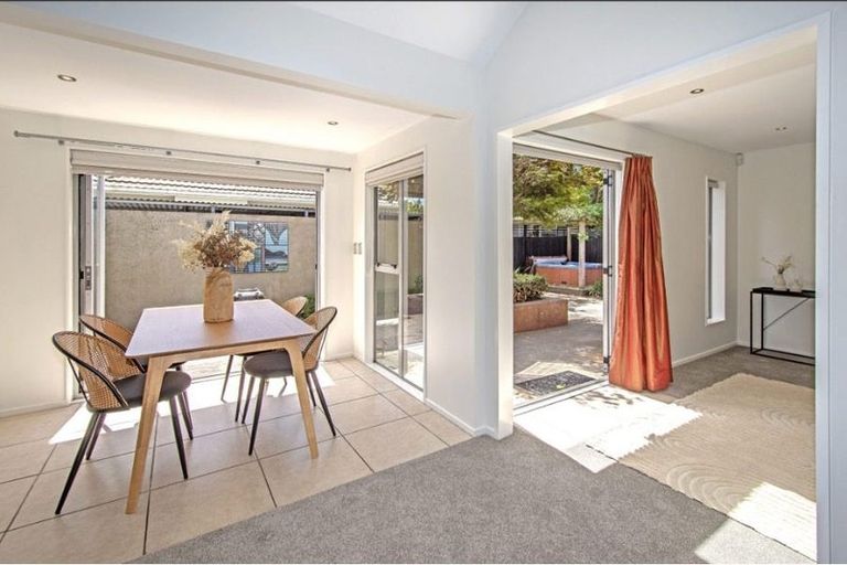 Photo of property in 2/11 Mclellan Place, Ilam, Christchurch, 8041