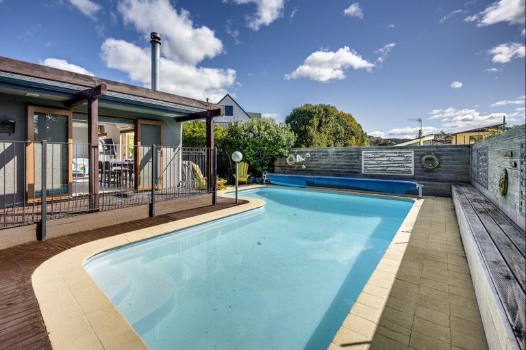 Photo of property in 54 Le Quesne Road, Bay View, Napier, 4104