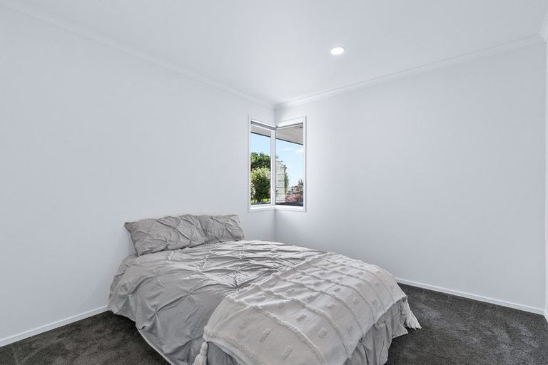 Photo of property in 418 Tararua Road, Levin, 5571