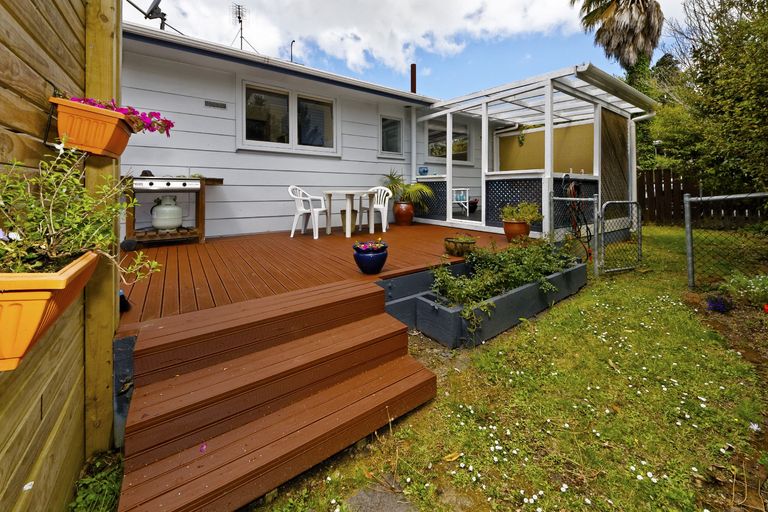 Photo of property in 103 Konini Road, Titirangi, Auckland, 0604