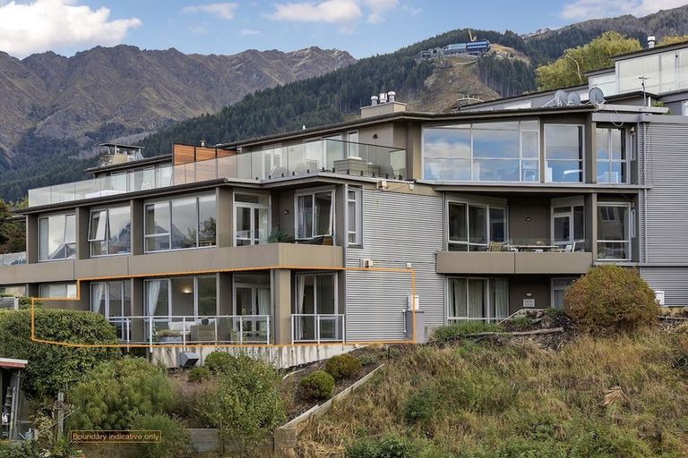 Photo of property in Rahiri Apartments, 2/23 Adelaide Street, Queenstown, 9300