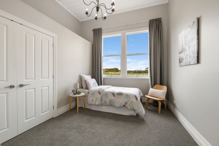 Photo of property in 56 Flint Road W, Stratford, 4332