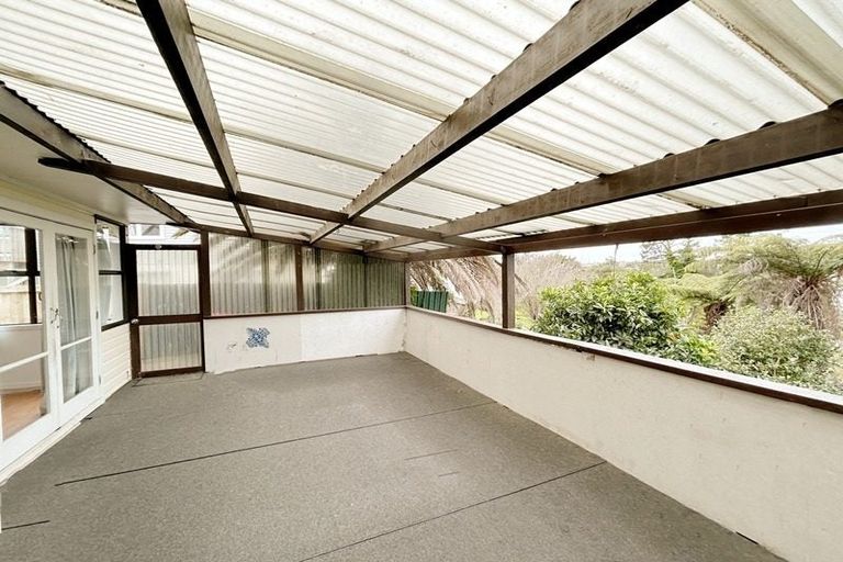 Photo of property in 9 Queen Mary Avenue, New Lynn, Auckland, 0600