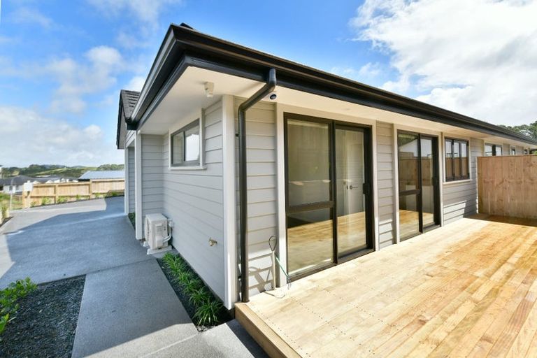 Photo of property in 31 Maraeariki Avenue, Orewa, 0931