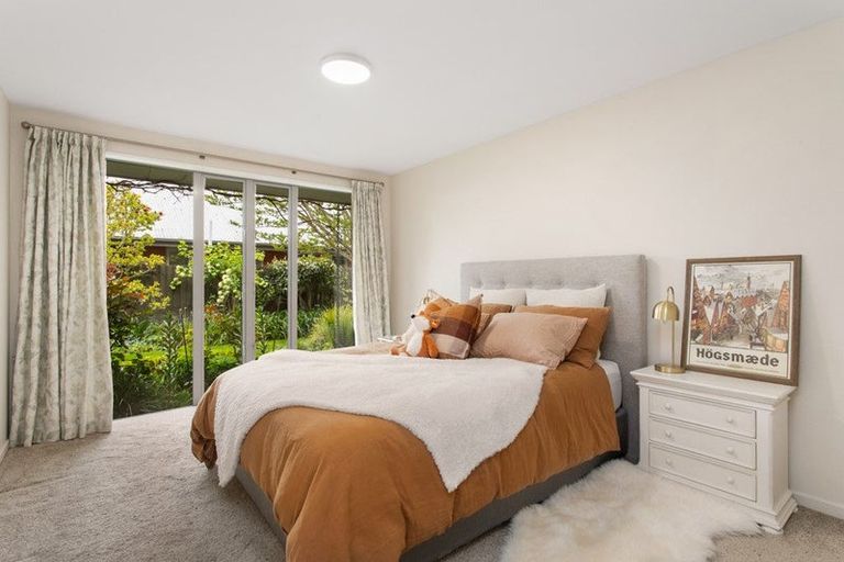 Photo of property in 112 Englefield Road, Northwood, Christchurch, 8051