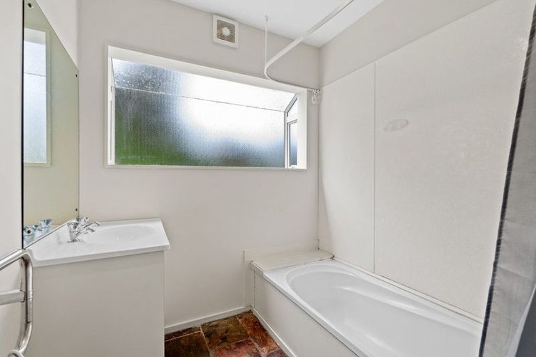 Photo of property in 20c Poplar Road, Stanmore Bay, Whangaparaoa, 0932