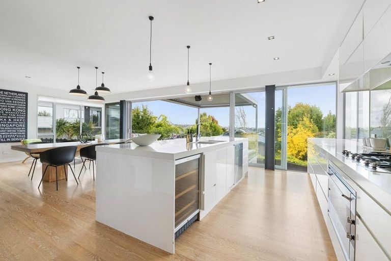 Photo of property in 1/129 Kowhai Road, Mairangi Bay, Auckland, 0630