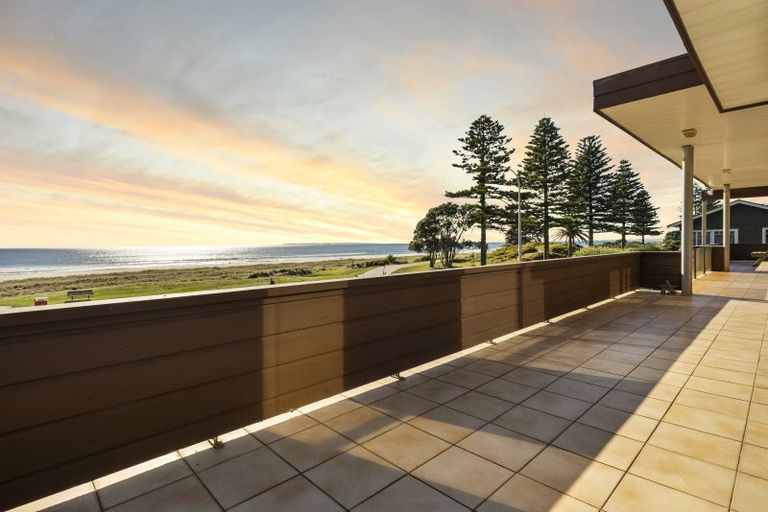 Photo of property in 76 Marine Parade, Mount Maunganui, 3116