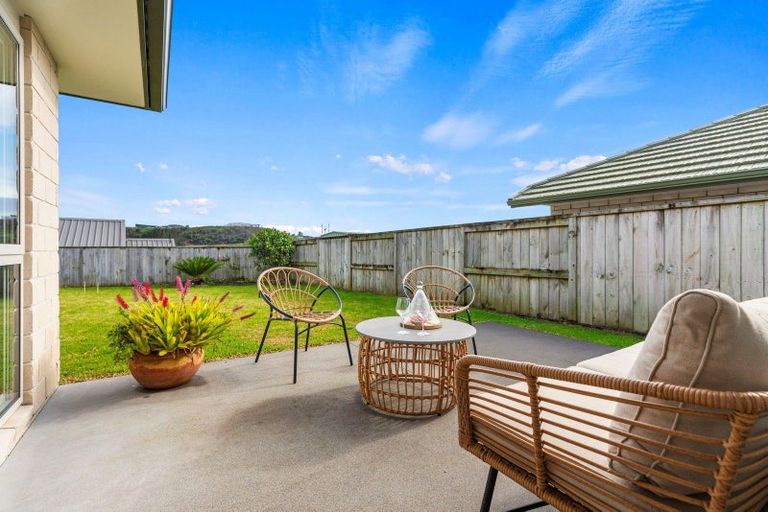 Photo of property in 14 Rochfort Crescent, Pyes Pa, Tauranga, 3112
