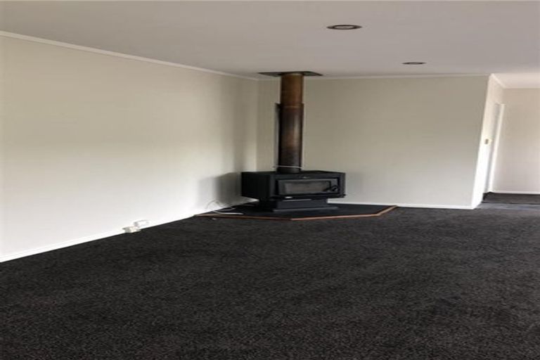 Photo of property in 61 Hassan Drive, Massey, Auckland, 0614