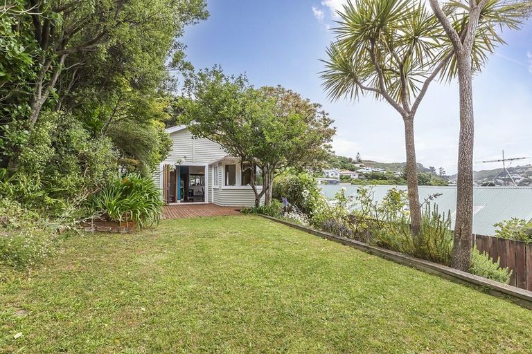 Photo of property in 63 Severn Street, Island Bay, Wellington, 6023