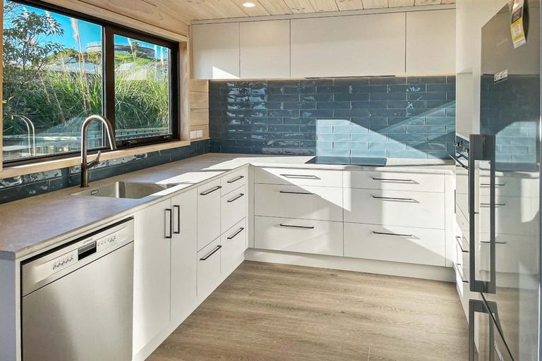 Photo of property in 17 Almora View, Ascot Park, Porirua, 5024