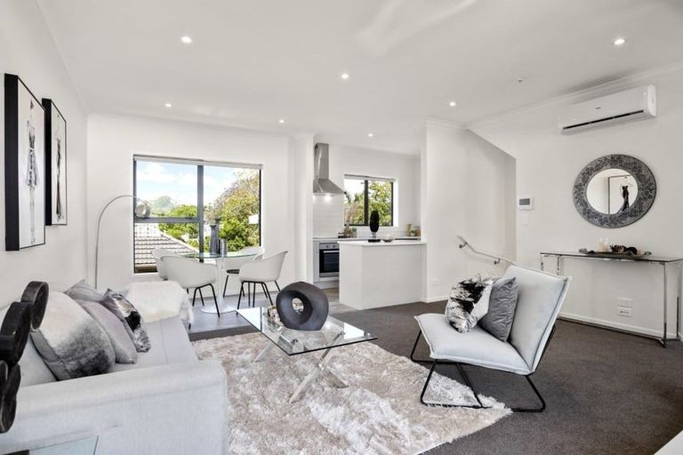 Photo of property in 500d Te Atatu Road, Te Atatu Peninsula, Auckland, 0610