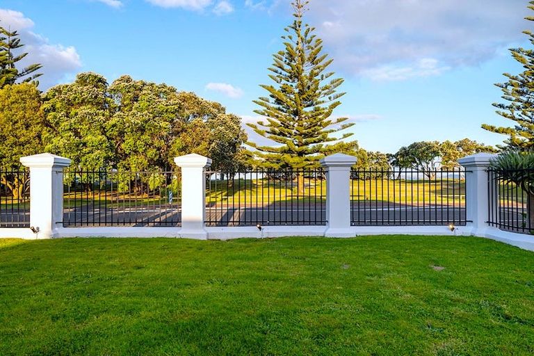 Photo of property in 236 Hibiscus Coast Highway, Orewa, 0931