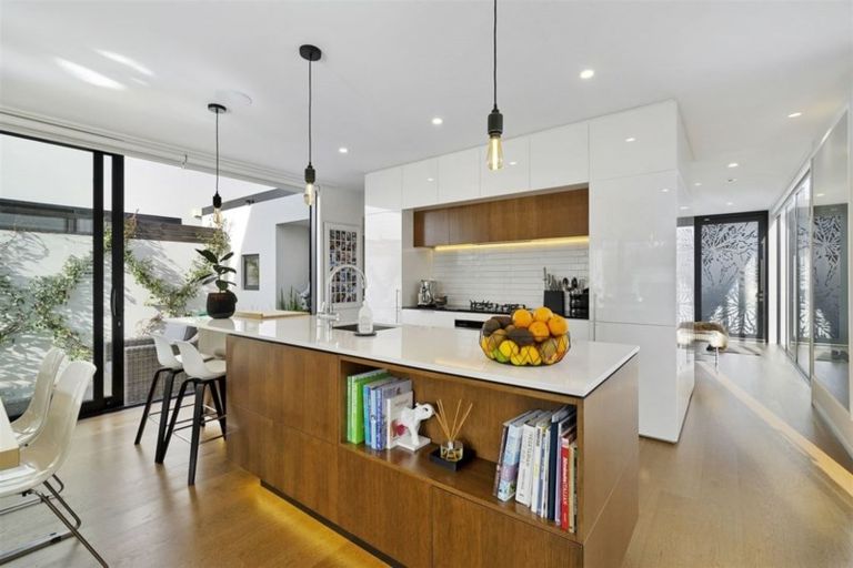 Photo of property in 54 Gracefield Avenue, Christchurch Central, Christchurch, 8013