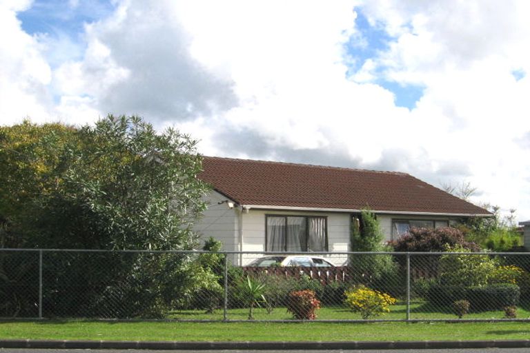 Photo of property in 111 Seymour Road, Sunnyvale, Auckland, 0612