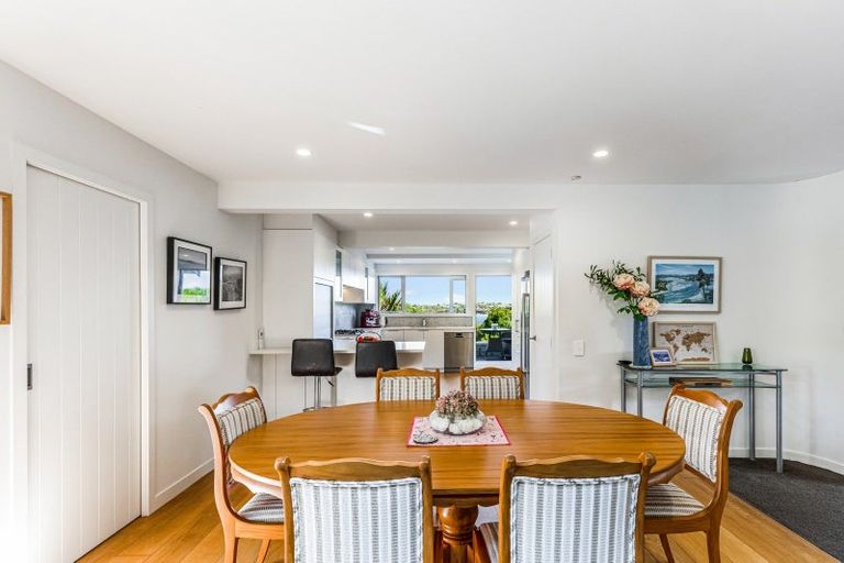 Photo of property in 18a Sylvan Park Avenue, Milford, Auckland, 0620