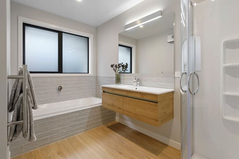 Photo of property in 32 Hugo Shaw Drive, Cambridge, 3434