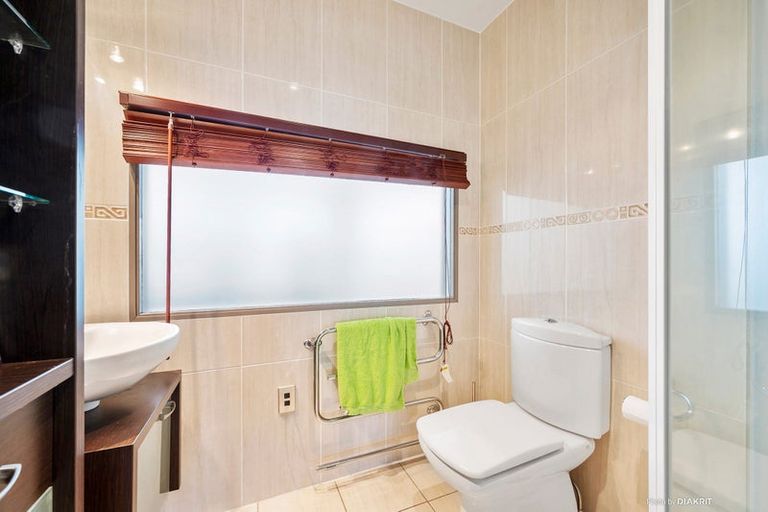 Photo of property in Stadium Garden Flats, 313/107 Thorndon Quay, Pipitea, Wellington, 6011