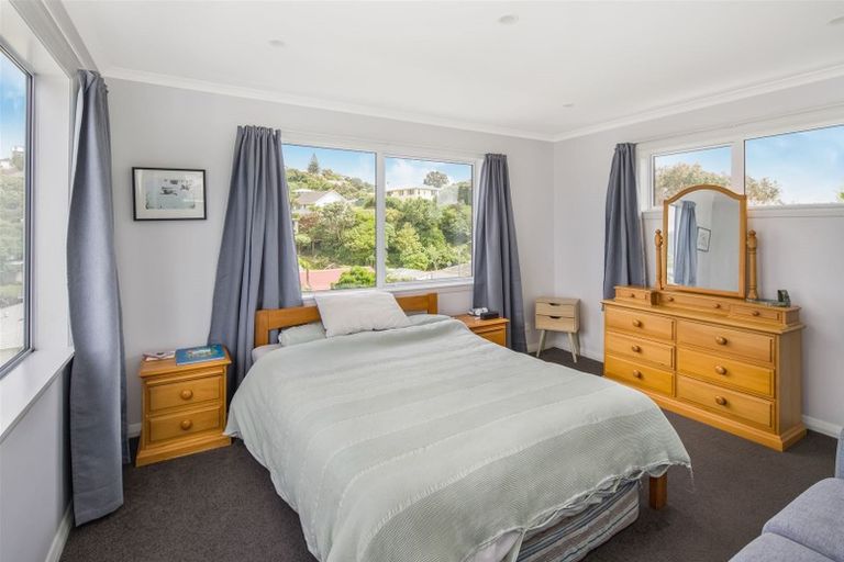 Photo of property in 34 Bassett Road, Johnsonville, Wellington, 6037