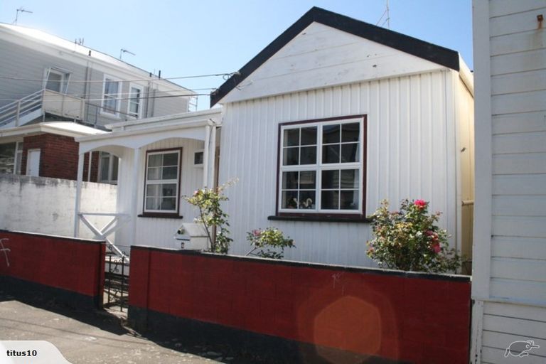 Photo of property in 4 Howard Street, Mount Cook, Wellington, 6021