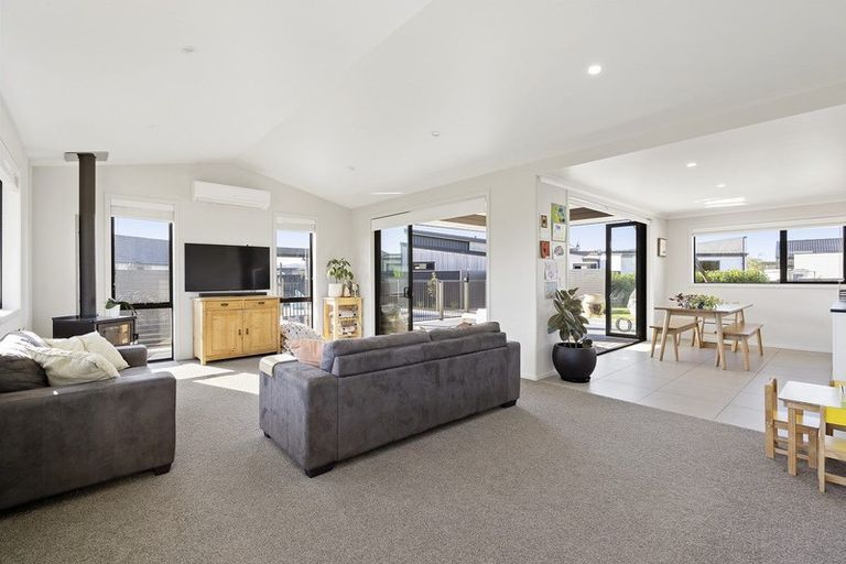 Photo of property in 15 Mike Smith Drive, Cambridge, 3434