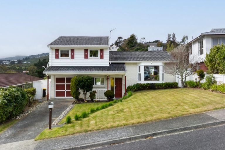 Photo of property in 9 Caesars Place, Churton Park, Wellington, 6037