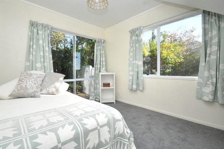 Photo of property in 3 Pohutukawa Avenue, Red Beach, 0932
