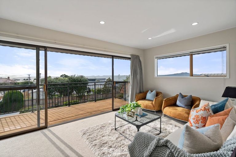 Photo of property in 1/95 Aberdeen Road, Castor Bay, Auckland, 0620