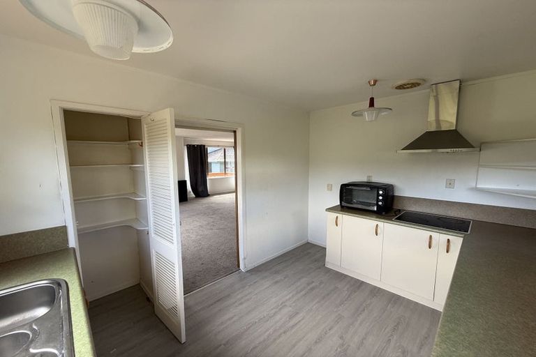 Photo of property in 2/17 Glenvar Road, Torbay, Auckland, 0630