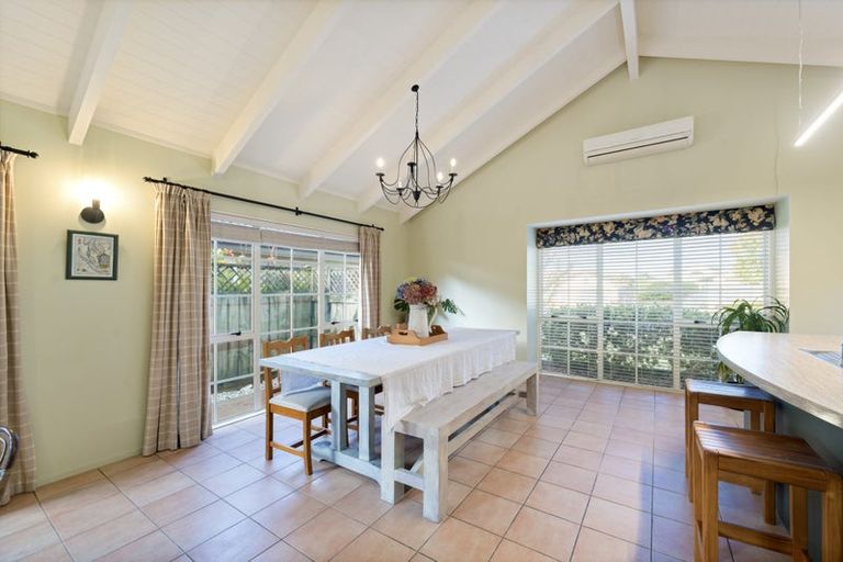 Photo of property in 42 Harvest Drive, Henderson, Auckland, 0612