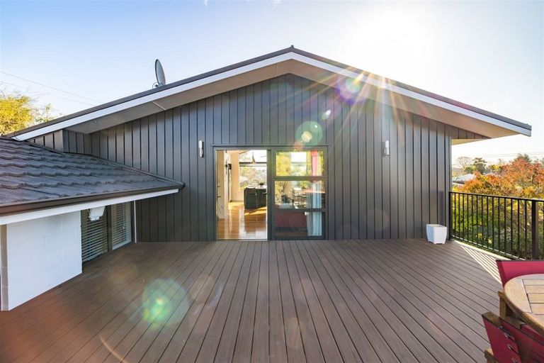Photo of property in 237 Fifield Terrace, Opawa, Christchurch, 8023