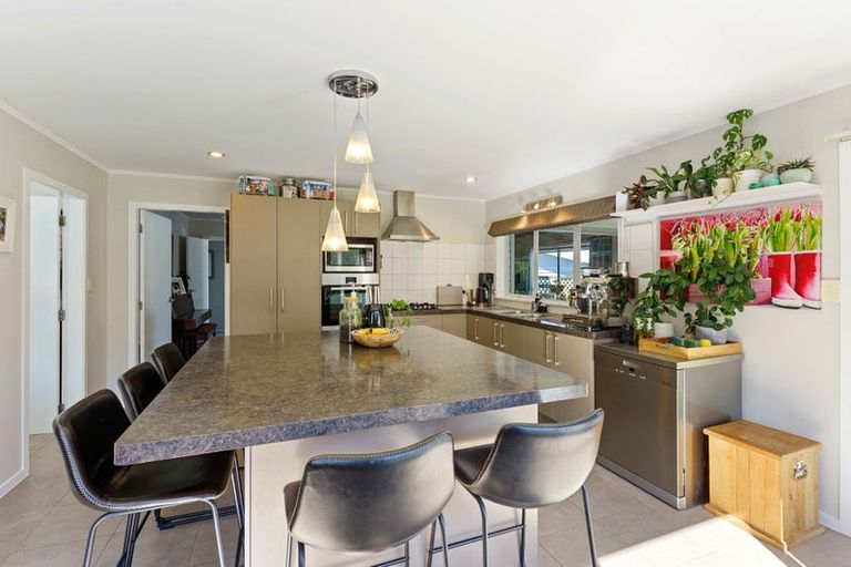 Photo of property in 6 Anzac Road, Otaki, 5512
