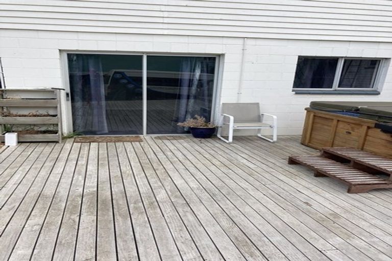 Photo of property in 112 Marne Road, Papakura, 2110