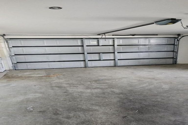 Photo of property in 10 Vino Cina Heights, Ranui, Auckland, 0612