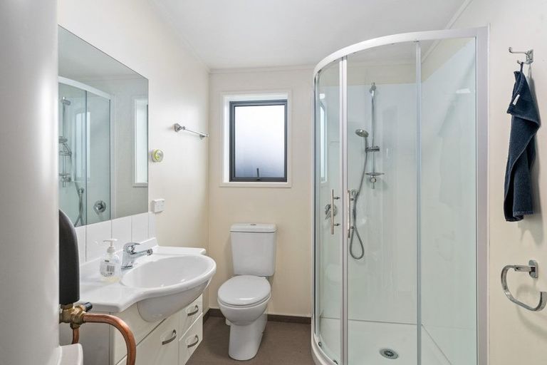 Photo of property in 1 Hollyhock Lane, Wanaka, 9305