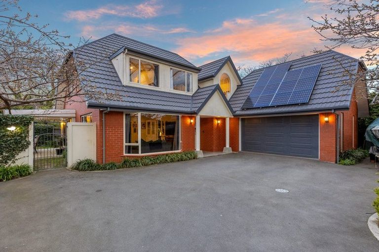 Photo of property in 2 Lewisham Park, St Albans, Christchurch, 8052