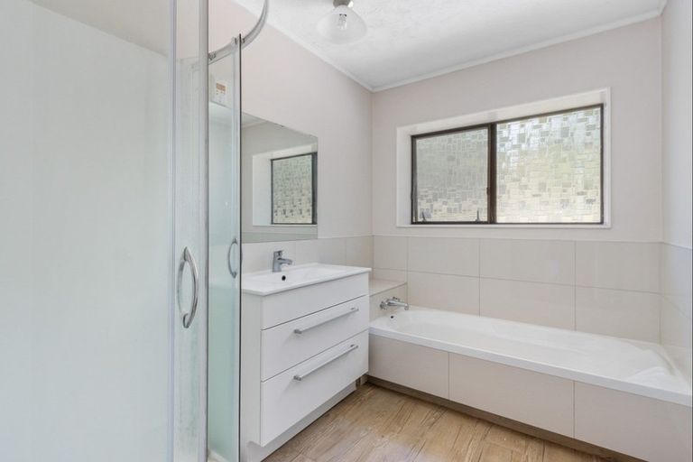 Photo of property in 16 Kokako Place, Taradale, Napier, 4112
