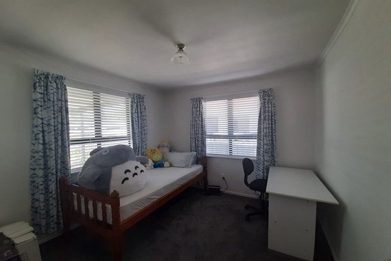 Photo of property in 1 Alan Avenue, Henderson, Auckland, 0610
