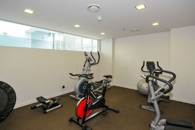 Photo of property in Montreaux Apartments, 2a/164 The Terrace, Wellington Central, Wellington, 6011