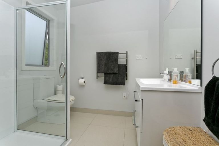 Photo of property in 128a Glamorgan Drive, Torbay, Auckland, 0630