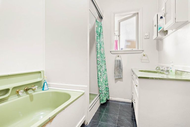 Photo of property in 168 Kitchener Road, Pukekohe, 2120