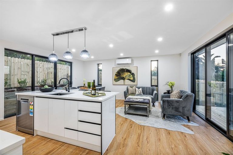 Photo of property in 1 Shibata Rise, Ranui, Auckland, 0612