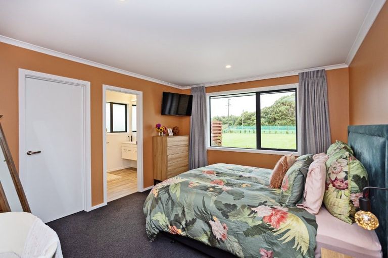Photo of property in 83 Watt Road, Otatara, Invercargill, 9879