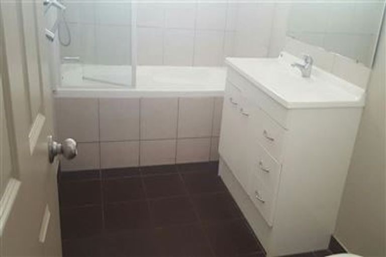 Photo of property in 7 Stroud Place, Henderson, Auckland, 0612