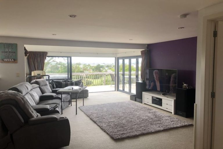 Photo of property in 125c Colwill Road, Massey, Auckland, 0614
