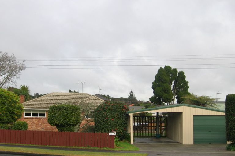 Photo of property in 2/23 Opaheke Road, Papakura, 2110